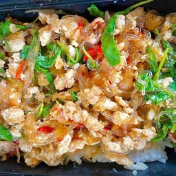 กะเพราวุ้นเส้นหมูสับ