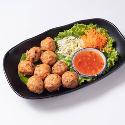 ลูกชิ้นปลาหมึกทอด