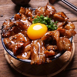 ข้าวหน้าหมูสามชั้นย่างจัมโบ้ (D)