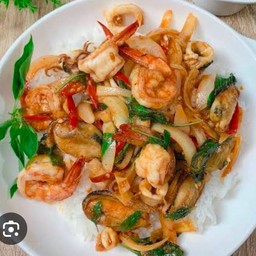 ข้าวทะเลผัดพริกเผา