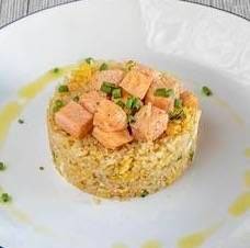 Salmon Fried Rice  ข้าวผัดปลาแซลมอน