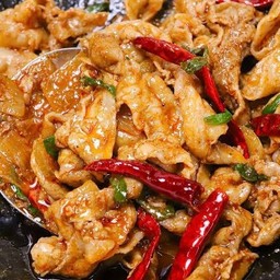 ผัดสามชั้นหม่าล่าเกาหลีราดข้าว