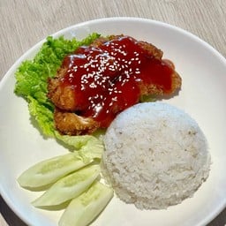 ข้าวไก่กรอบซอสบาบีคิว