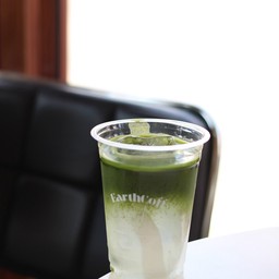 มัทฉะมะพร้าวสด (Coconut Matcha)