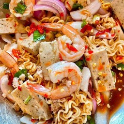 ยำแซ่บ โครตนัว