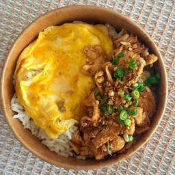 ไก่กระเทียม+ไข่ข้น