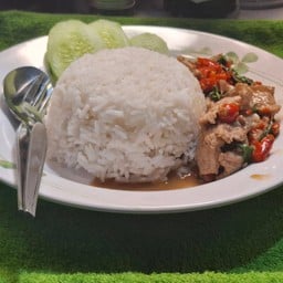 กระเพราหมูชิ้น