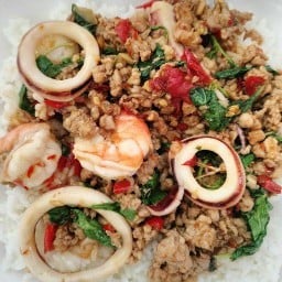 ครัวคุณหนิง อาหารตามสั่ง ข้างเซเว่นหนองปรือ