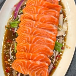 ยำแซลมอน