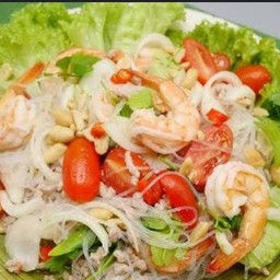 ยำรวมวุ้นเส้นรสแซ่บ