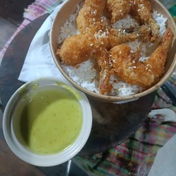 กุ้งทอดซอสเขียวหวาน