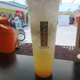 ส้มยูซุโซดาแก้วยีราฟ