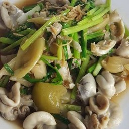 ไส้อ่อนผัดเกี๊ยมฉ่าย