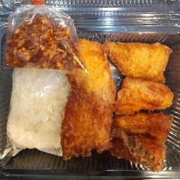 นึ่งนุ่ม สายไหม