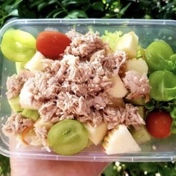 สลัดผลไม้ ท๊อปทูน่า