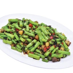 ถั่วแขกผัดกาน่าฉ่ายหมูกรอบ