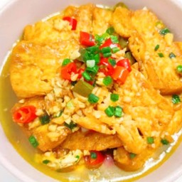 เต้าหู้ราดซอสกระเทียม 蒜香豆腐