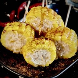 ข้าวโพดหวาน 6 แถม 1 ၶဝ်ႈၽူတ်ႉႁၢၼ်ႇ