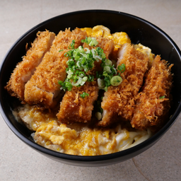 ข้าวหน้าหมูทอดราดไข่ตุ๋น (D)