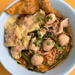 วุ้นเส้นต้มยำหมูสับหมูชิ้น ลูกชิ้นหมู