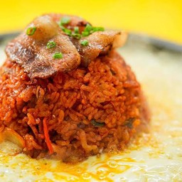 ข้าวผัดเกาหลีหมูสามชั้น