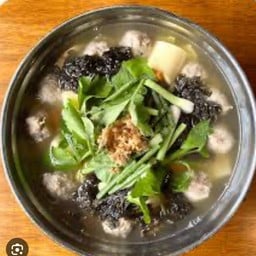 แกงจืดเต้าหู้หมูสับสาหร่าย