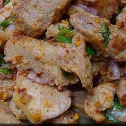 น้ำตกคอหมูย่าง