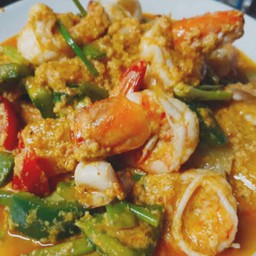 ทะเลผัดผงกะหรี่