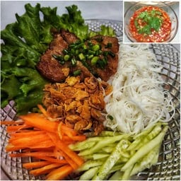 หมี่หมูย่าง