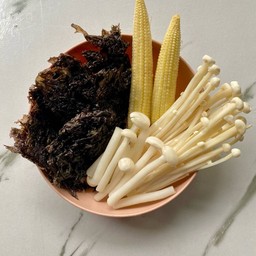 เห็ด สาหร่าย ข้าวโพดอ่อน.