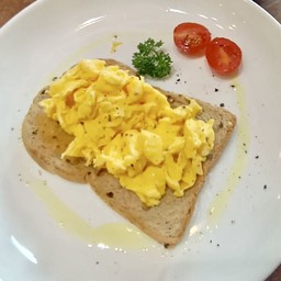 ไข่บนโทส