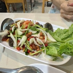 ยำไข่เยี่ยวม้า