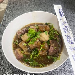 ก๋วยเตี๋ยวเนื้อตุ๋น (ฮาลาล)