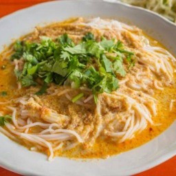 คุณนัท ขนมจีนน้ำยา อาหารตามสั่ง กิ่งแก้ว 37/5