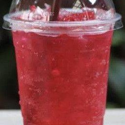 น้ำแดงโซดา