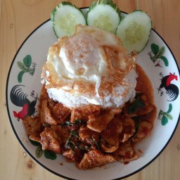 ข้าวผัดพริกแกงหมู