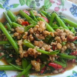 ข้าวผักบุ้งหมู่สับ