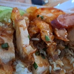 ข้าวหมูแดง ข้าวหมูกรอบ ข้าวขาหมู เจ๊โบว์ ซอยมังกร