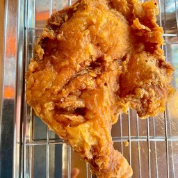 น่องติดสะโพกไก่ทอด1ชิ้น