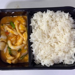 ข้าวปลาหมึกผัดไข่เค็ม