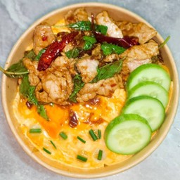 [เมนูไข่ข้น] ข้าวไข่ข้น+กะเพราพริกแห้ง (หมูชิ้น)