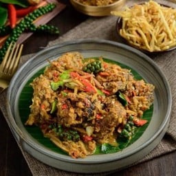 ผัดเผ็ดปลาดุกกรอบ