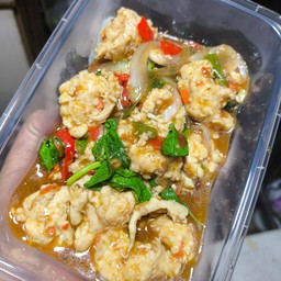 ข้าวกะเพราไก่ก้อน