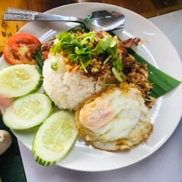 อาหารตามสั่ง "ครัวซุปเปอร์" - ตลาดลานดิน คลอง 3