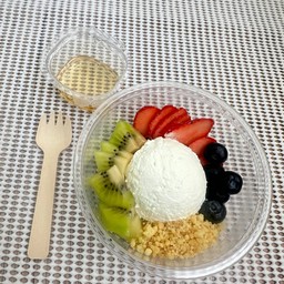Greek yogurt (size M)