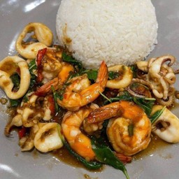 ข้าวผัดกระเพราะทะเล