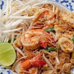 ผัดไทยกุ้งสด