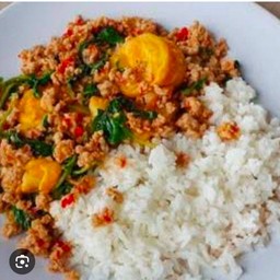 กระเพราเต้าหู้หมูสับ