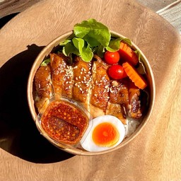 Martin's Kitchen อาหารญี่ปุ่น ไก่ย่างจิ้มแจ่ว ยำแซ่บ