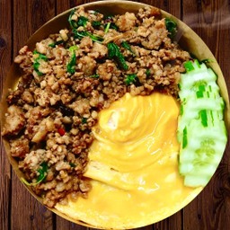 ข้าวกระเพราหมูสับ+ไข่ข้น